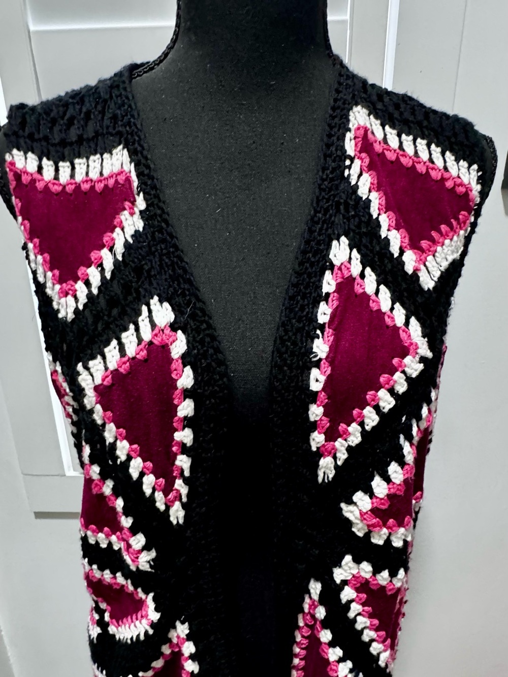 Umgee USA 1XL Boho Crochet Velvet Fringe Long Vest Black Pink